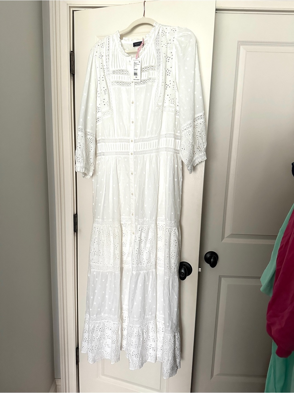 NWT Vineyard Vines White Eyelet Tiered Maxi Dress - Picture 2 of 13